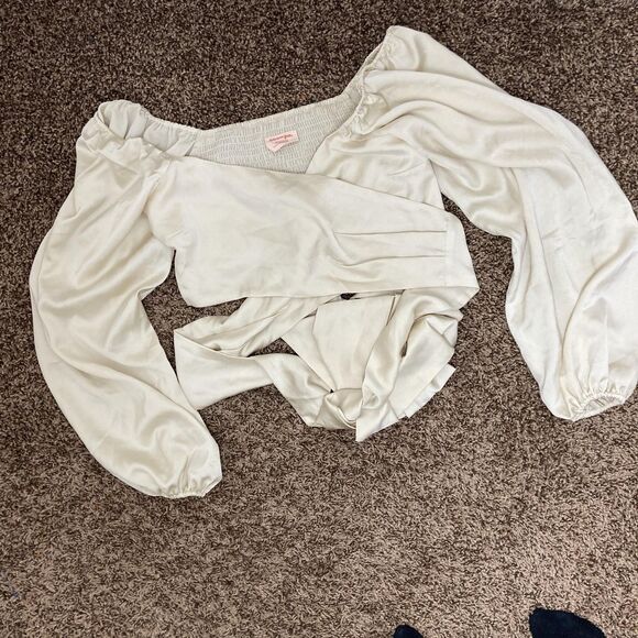 Showpo Blouse Womens US 6 Cream Satin Puff Sleeve Tie Front Smocked Crop Top - Picture 2 of 11